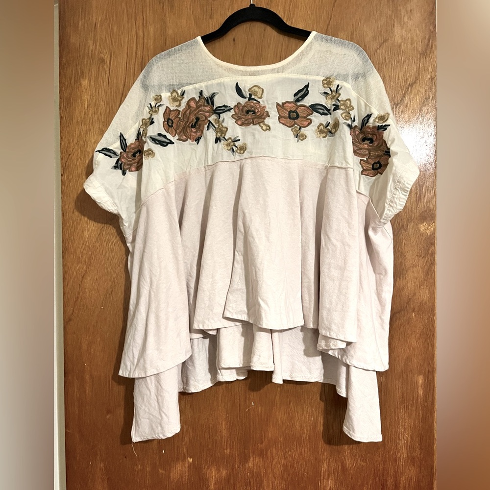 Women’s Flowy Top from the Buckle
